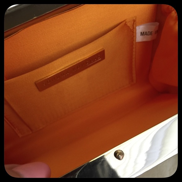 Sondra Roberts Metal Floral Crossbody/Clutch Bag - Picture 4 of 8